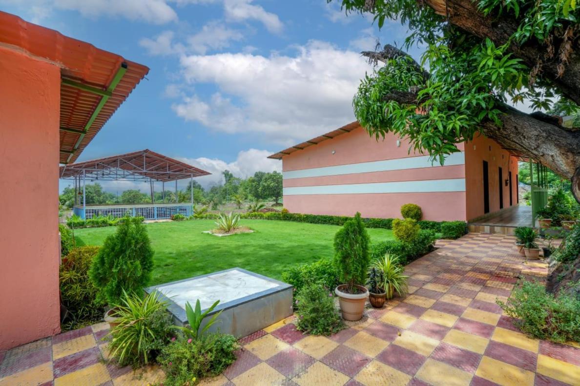 Mahalakshmi Agro Tourism Otel Poinad Dış mekan fotoğraf
